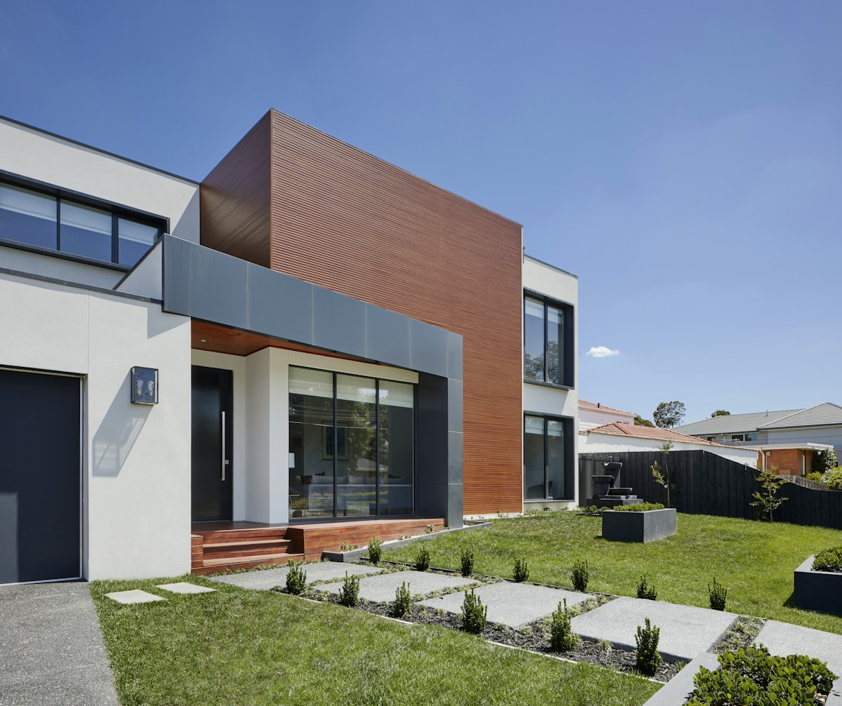 Bright contemporary single-family residence